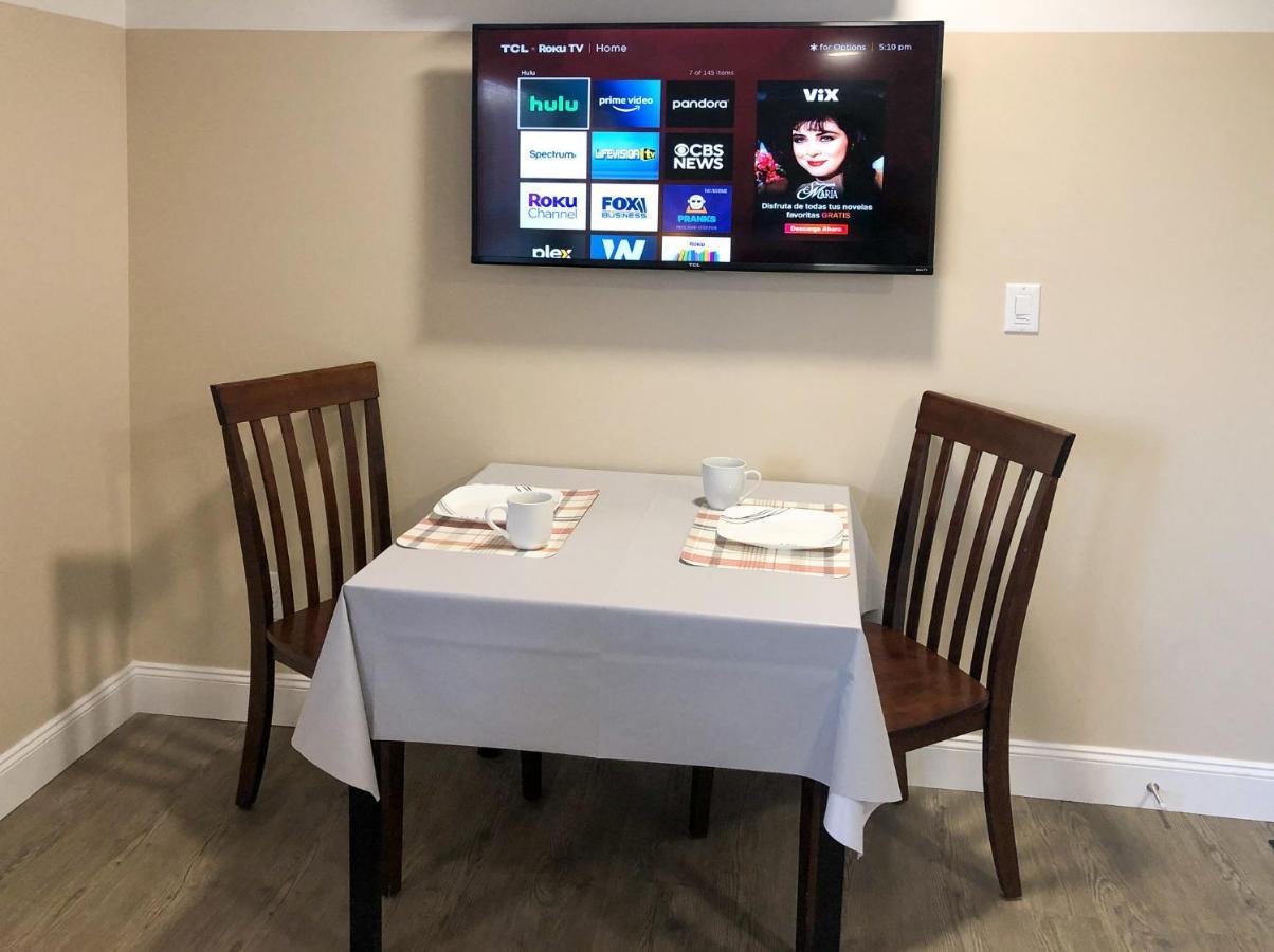 Lazy Cuckoo Inn - Sleek And Stylish Studio Apartments Fort Myers Beach Exteriör bild