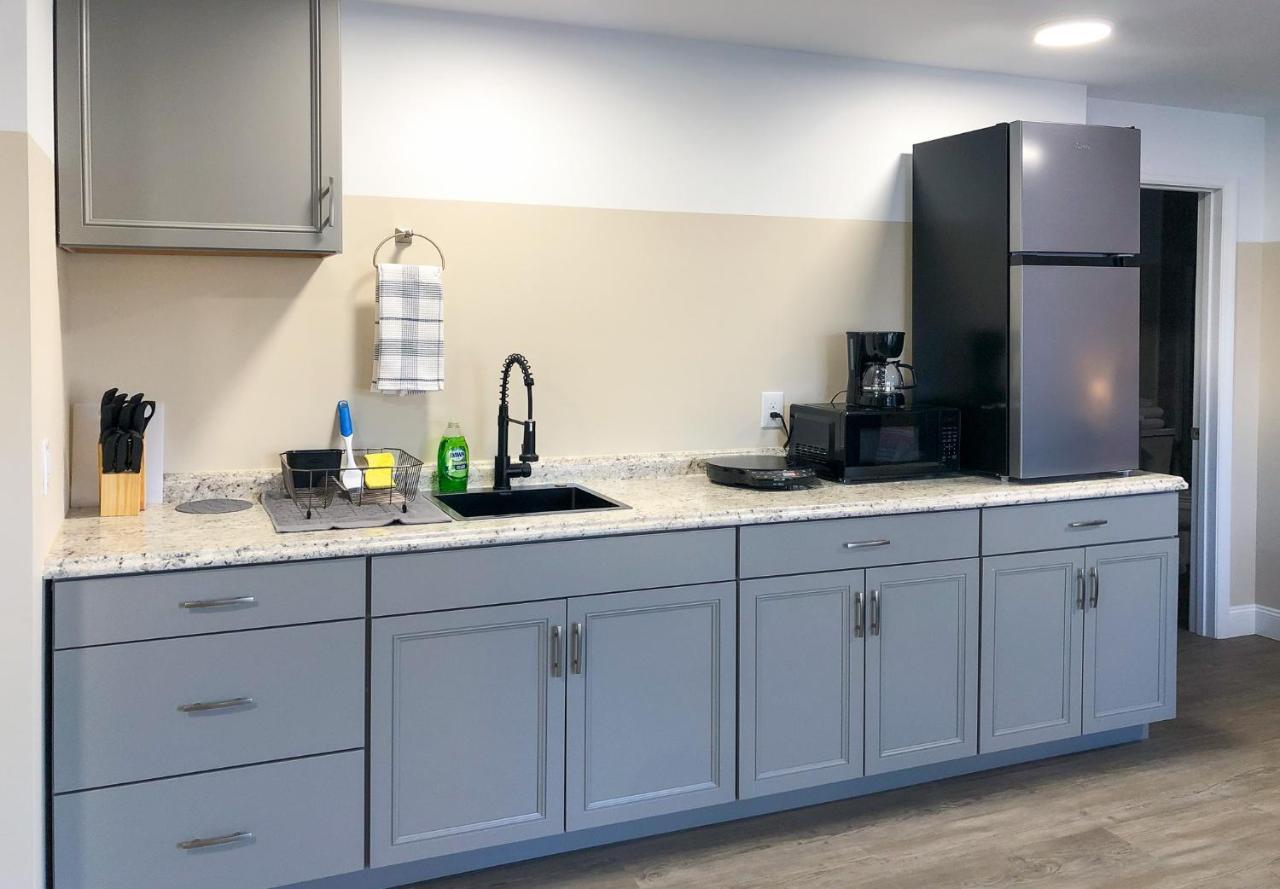 Lazy Cuckoo Inn - Sleek And Stylish Studio Apartments Fort Myers Beach Exteriör bild