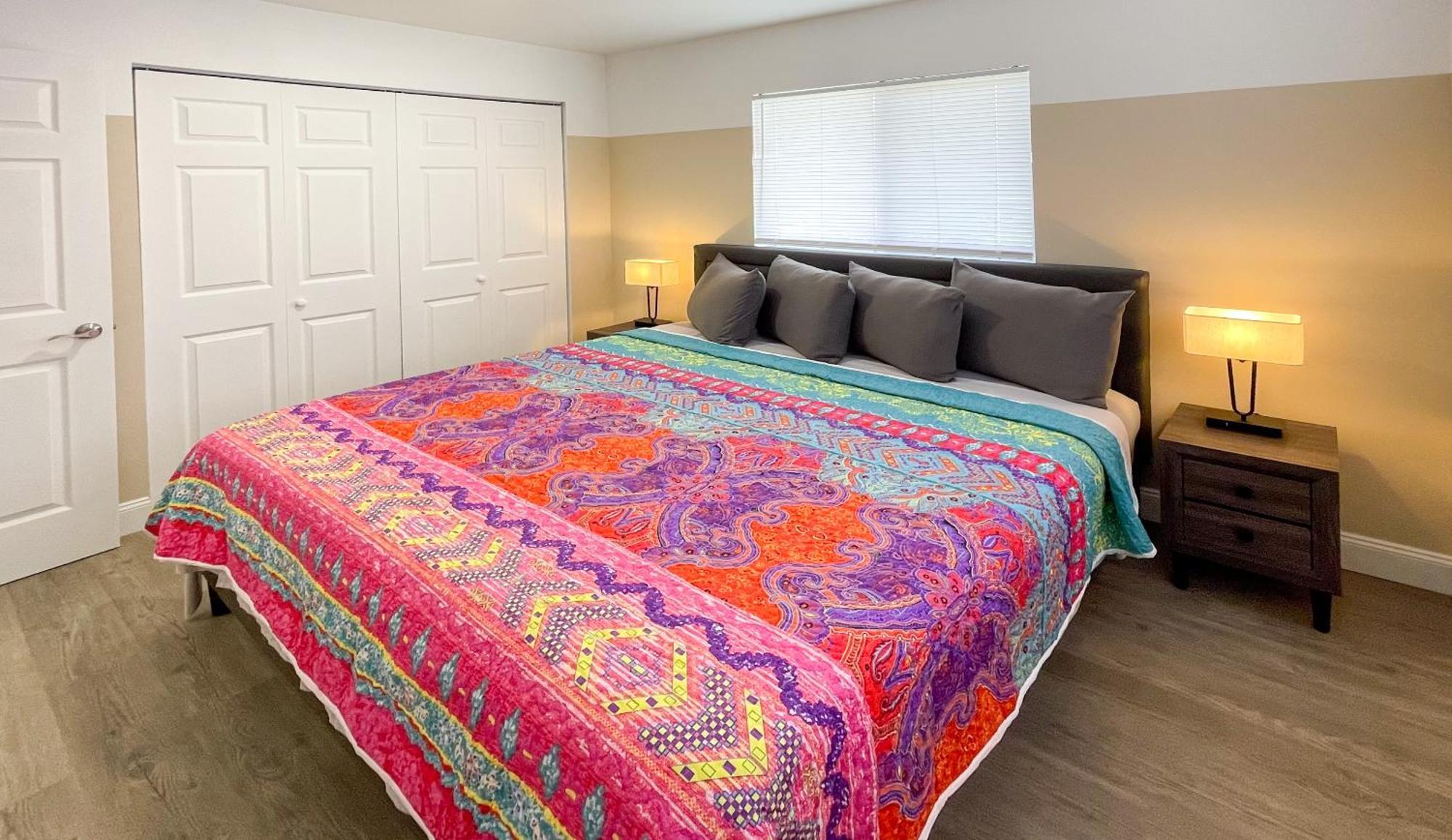 Lazy Cuckoo Inn - Sleek And Stylish Studio Apartments Fort Myers Beach Exteriör bild